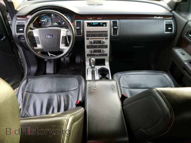 2011 Ford FLEX (VIN 2FMGK5CC6BBD30217) — фото 8 из 13