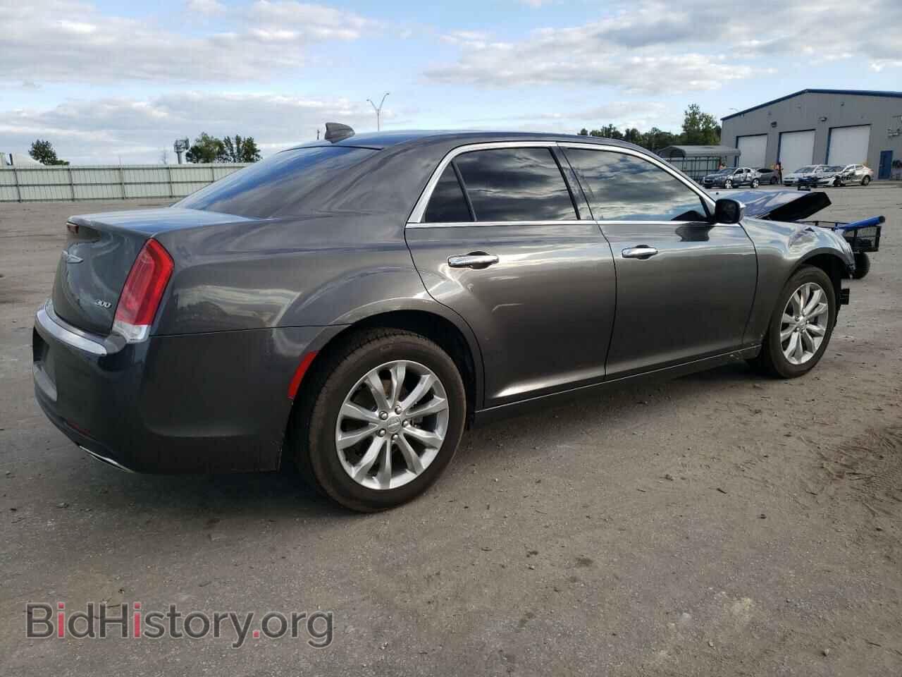 2019 CHRYSLER 300 - VIN: 2C3CCAKG2KH534351 - Фото 3