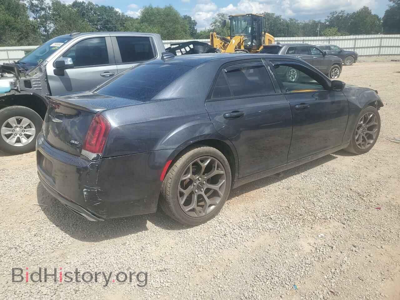 2016 CHRYSLER 300 - VIN: 2C3CCABGXGH238680 - Фото 3