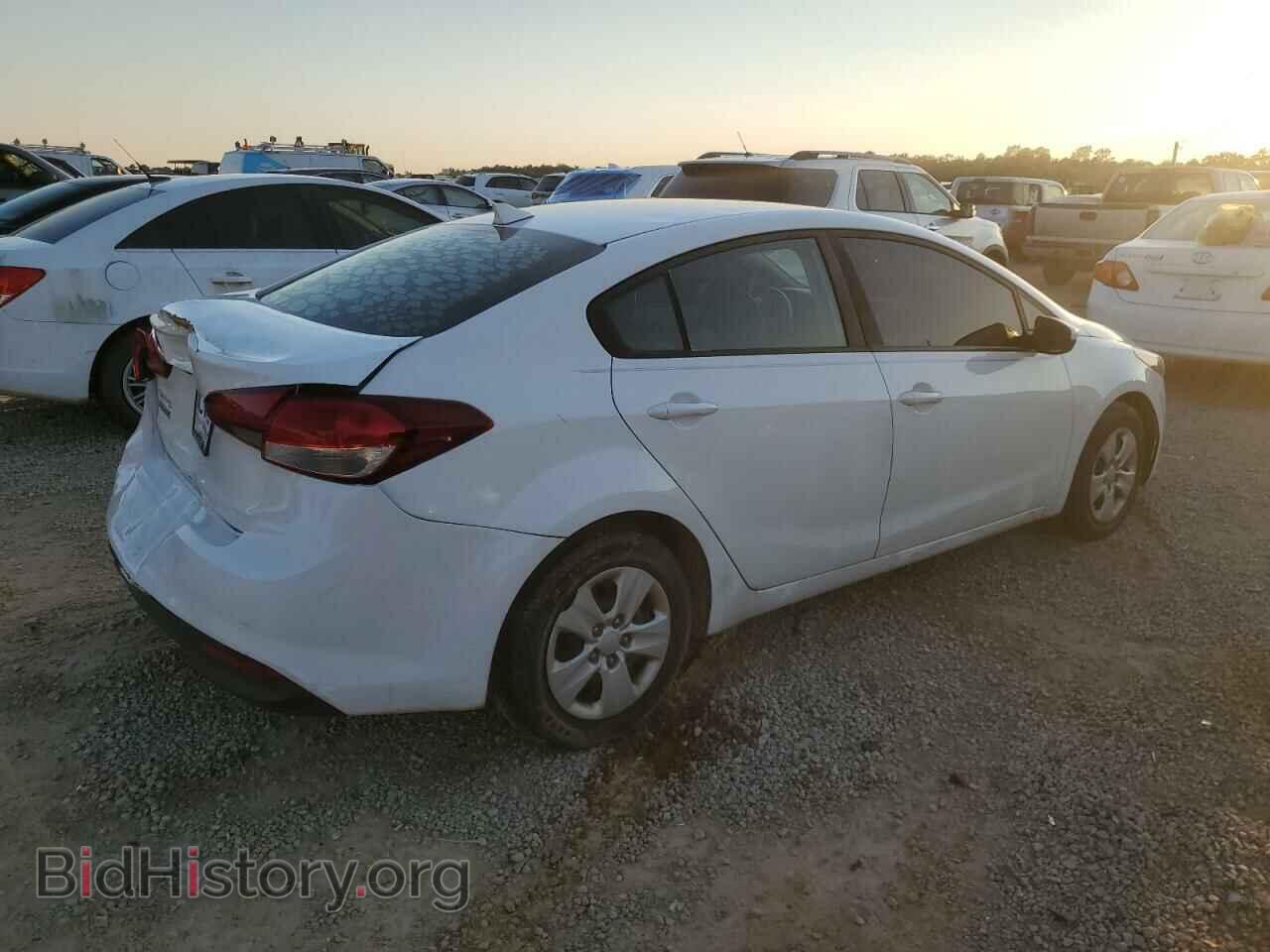 2017 KIA FORTE - VIN: 3KPFK4A73HE043760 - Фото 3