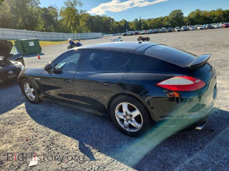 2011 Porsche PANAMERA (VIN WP0AA2A7XBL010772) — photo 2 of 12