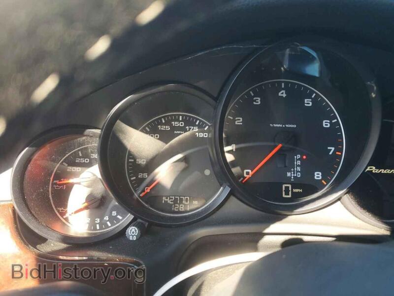 2011 Porsche PANAMERA (VIN WP0AA2A7XBL010772) — photo 9 of 12