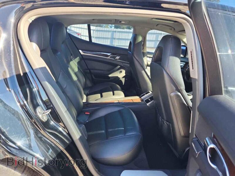 2011 Porsche PANAMERA (VIN WP0AA2A7XBL010772) — photo 10 of 12