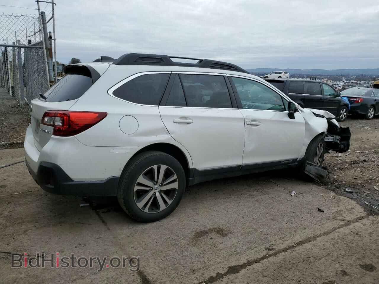 2018 SUBARU OUTBACK - VIN: 4S4BSANC1J3375869 - Фото 3