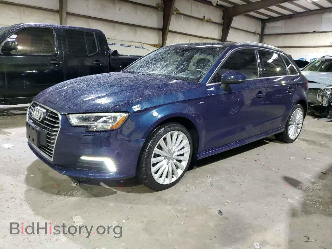Фотография WAUTPBFF9HA127865 - AUDI A3 2017