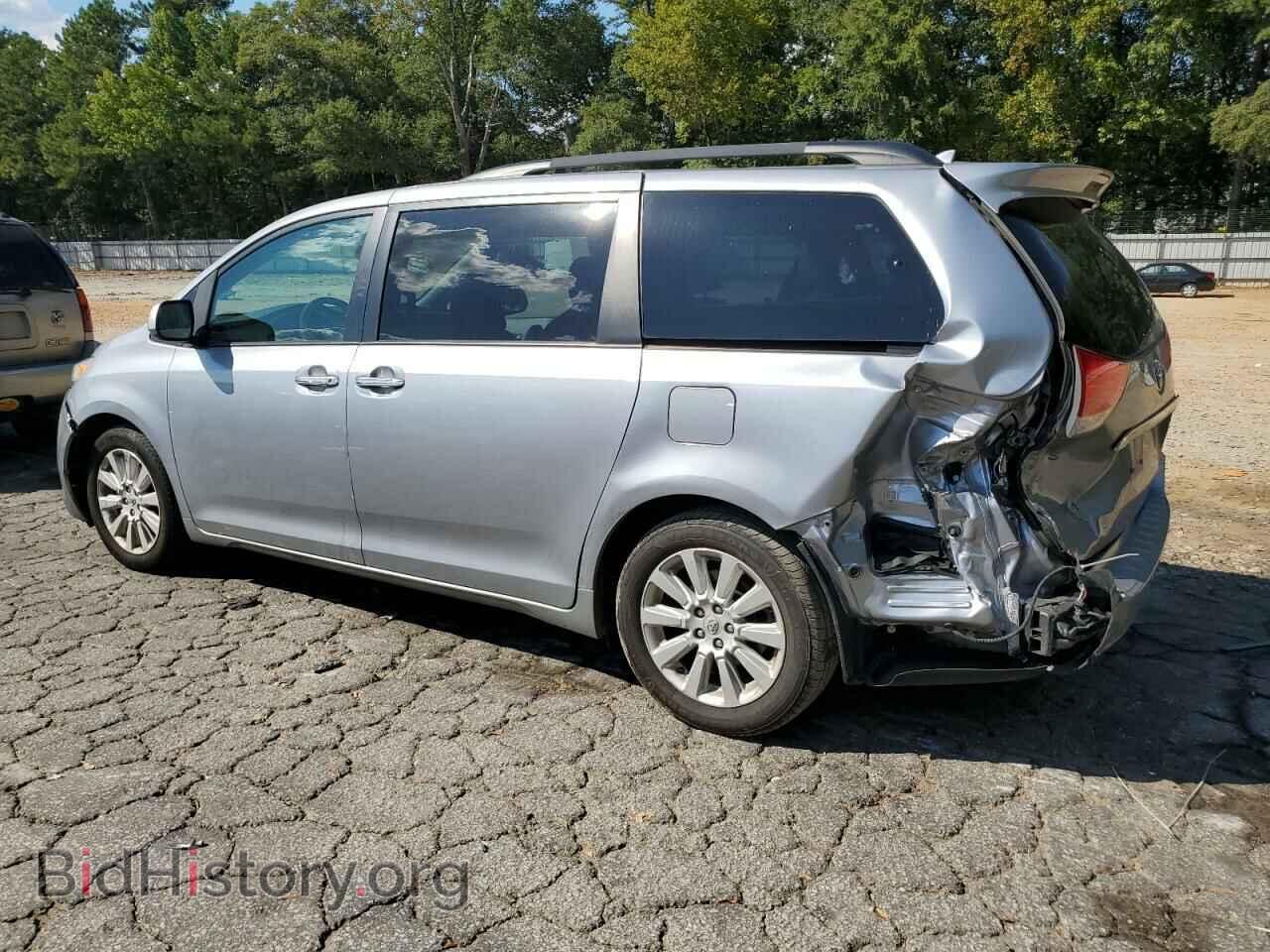2011 TOYOTA All Models - VIN: 5TDYK3DCXBS173088 - Фото 2