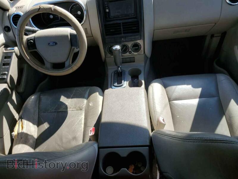 2006 Ford EXPLORER (VIN 1FMEU63E66UB23643) — photo 8 of 13