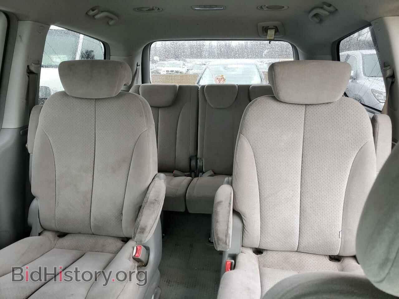 2007 HYUNDAI ENTOURAGE - VIN: KNDMC233676030430 - Фото 10