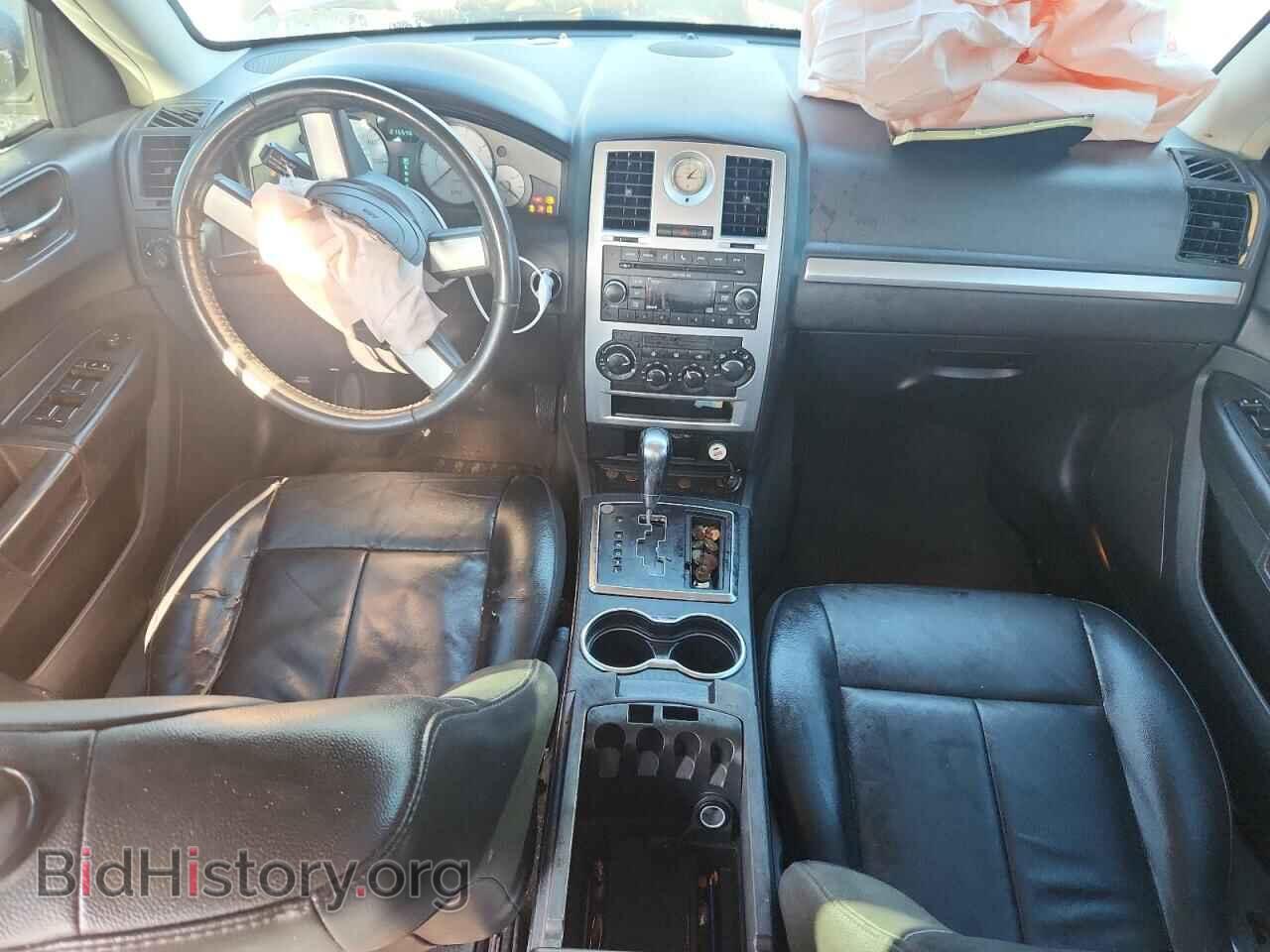 2010 CHRYSLER 300 - VIN: 2C3CA5CV1AH195655 - Photo 8