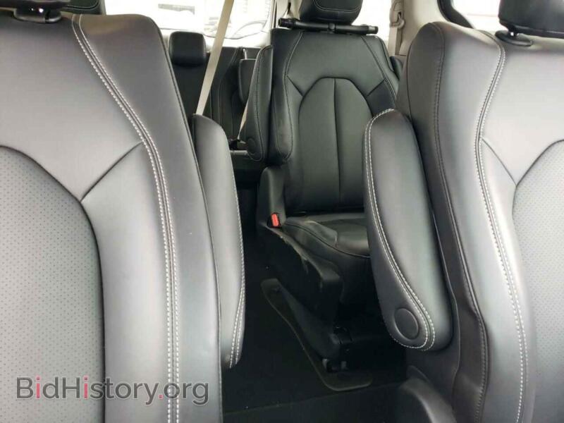 2024 Chrysler PACIFICA (VIN 2C4RC1S76RR170879) — photo 10 of 14