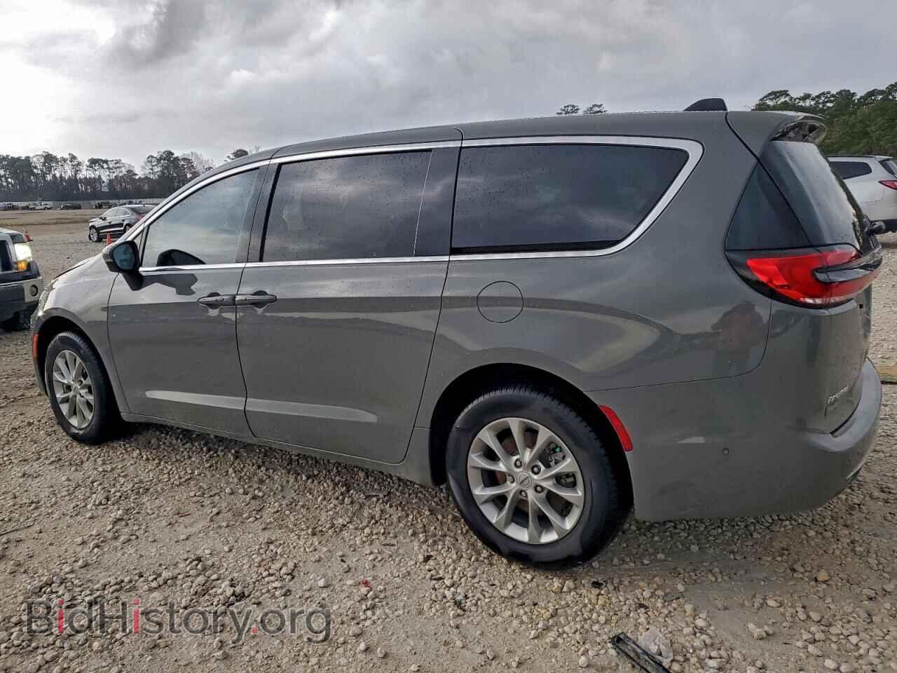 2023 CHRYSLER PACIFICA - VIN: 2C4RC3BG9PR570363 - Photo 2
