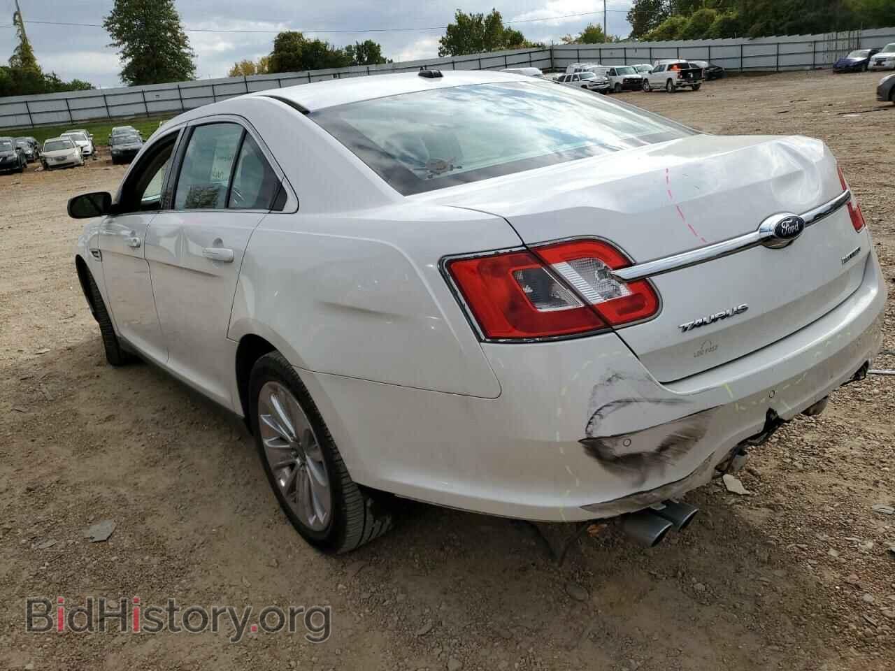 2011 FORD TAURUS - VIN: 1FAHP2FW0BG155332 - Photo 2