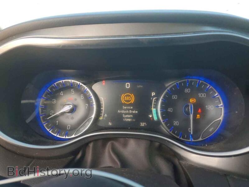 2017 Chrysler PACIFICA (VIN 2C4RC1EG4HR644306) — photo 9 of 15