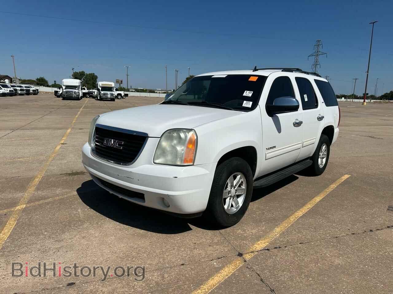 2011 GMC YUKON - VIN: 1GKS2CE00BR337901 - Фото 2