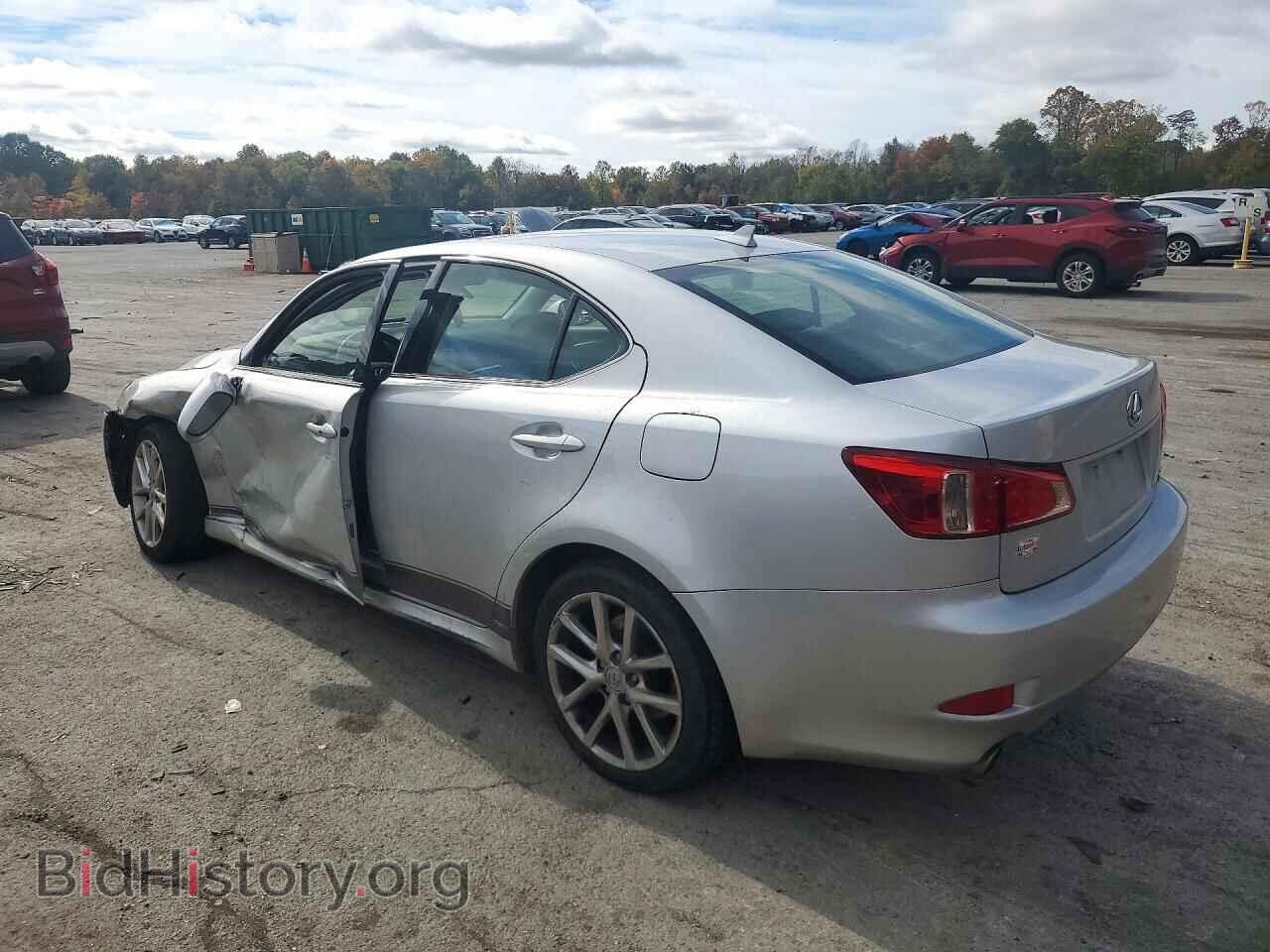 2011 LEXUS IS - VIN: JTHCF5C22B5048321 - Photo 2