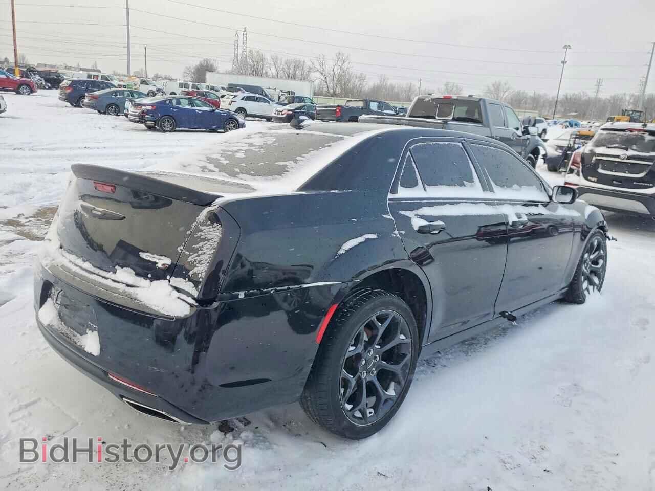 2019 CHRYSLER 300 - VIN: 2C3CCABG4KH533685 - Фото 3