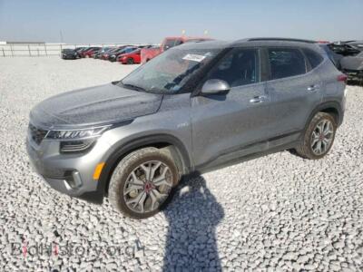 2023 Kia SELTOS SX, серебристый — VIN KNDETCA27P7456786, Copart