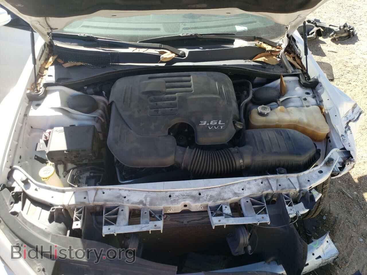 2019 CHRYSLER 300 - VIN: 2C3CCABG0KH686516 - Фото 11