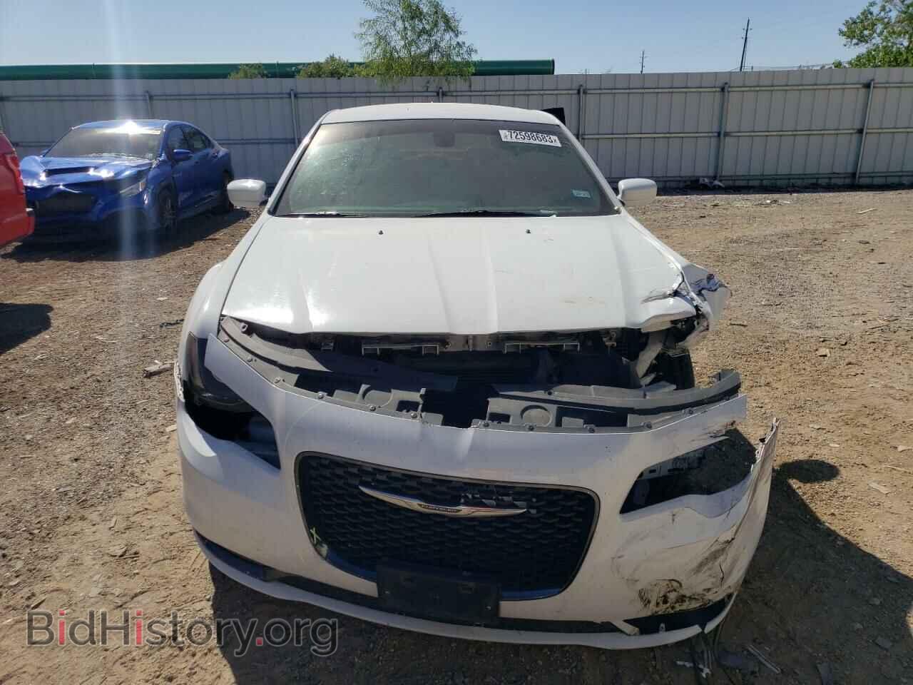 2019 CHRYSLER 300 - VIN: 2C3CCABG0KH686516 - Фото 5