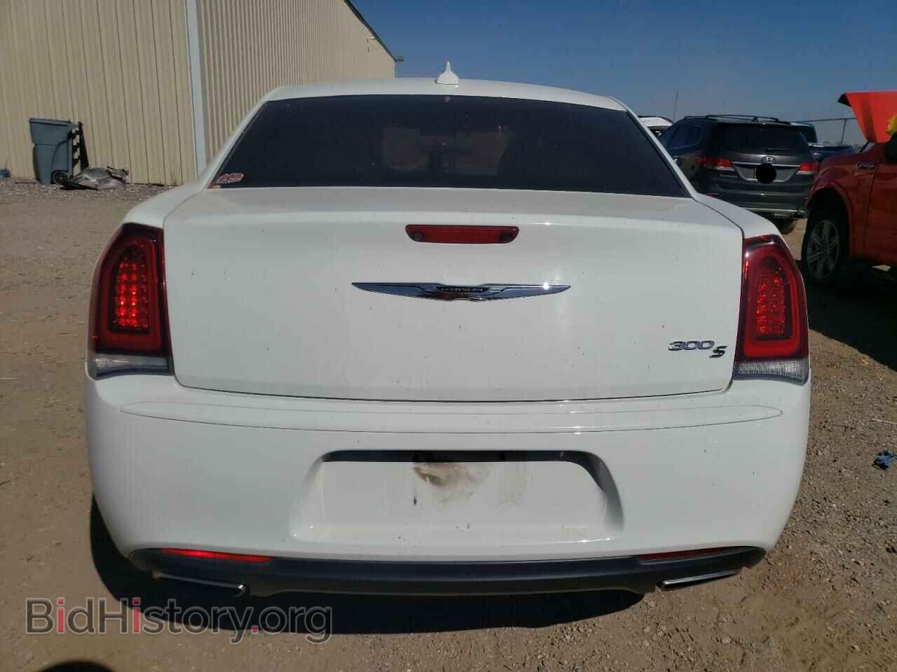 2019 CHRYSLER 300 - VIN: 2C3CCABG0KH686516 - Фото 6