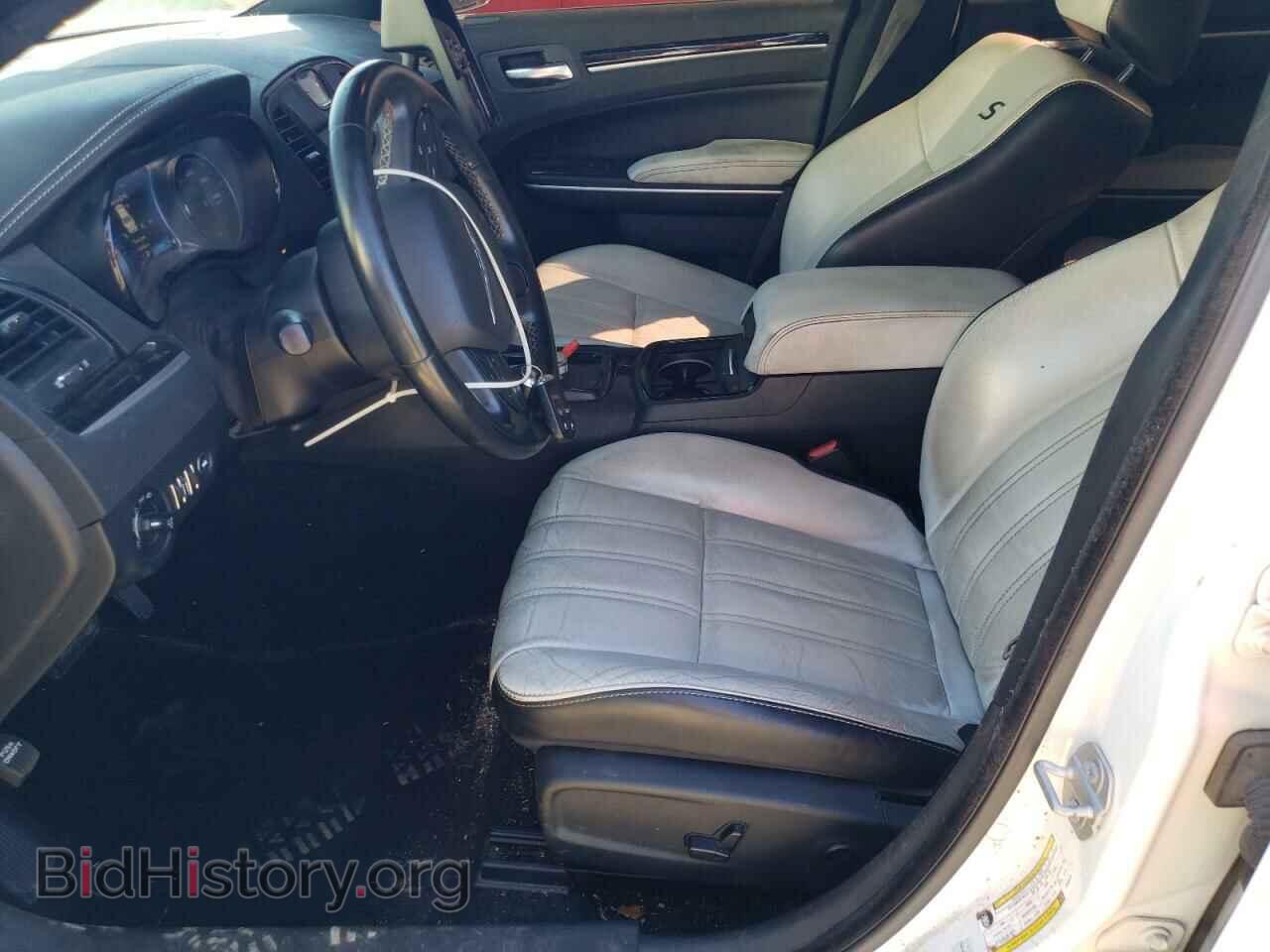 2019 CHRYSLER 300 - VIN: 2C3CCABG0KH686516 - Фото 7