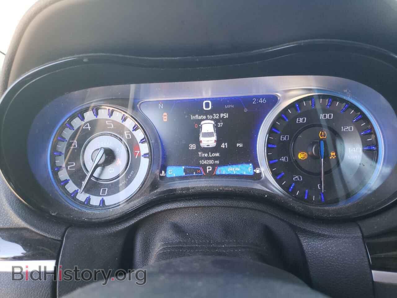 2019 CHRYSLER 300 - VIN: 2C3CCABG0KH686516 - Фото 9