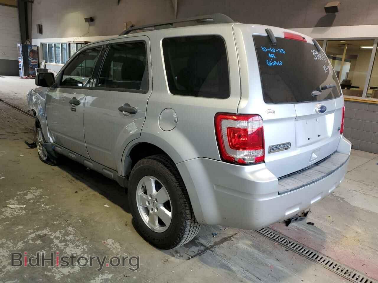 2011 FORD ESCAPE - VIN: 1FMCU0DG5BKC22061 - Фото 2