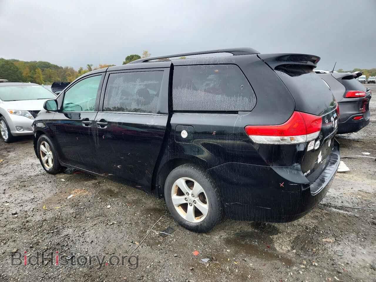 2013 TOYOTA SIENNA - VIN: 5TDKK3DC8DS342470 - Photo 2