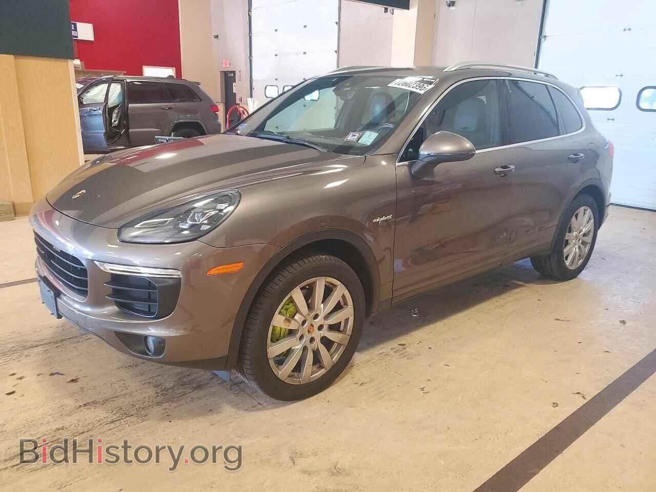 2015 Porsche CAYENNE SE Hybrid (VIN WP1AE2A29FLA50502) — фото 1 из 13, Copart, повреждение: бок