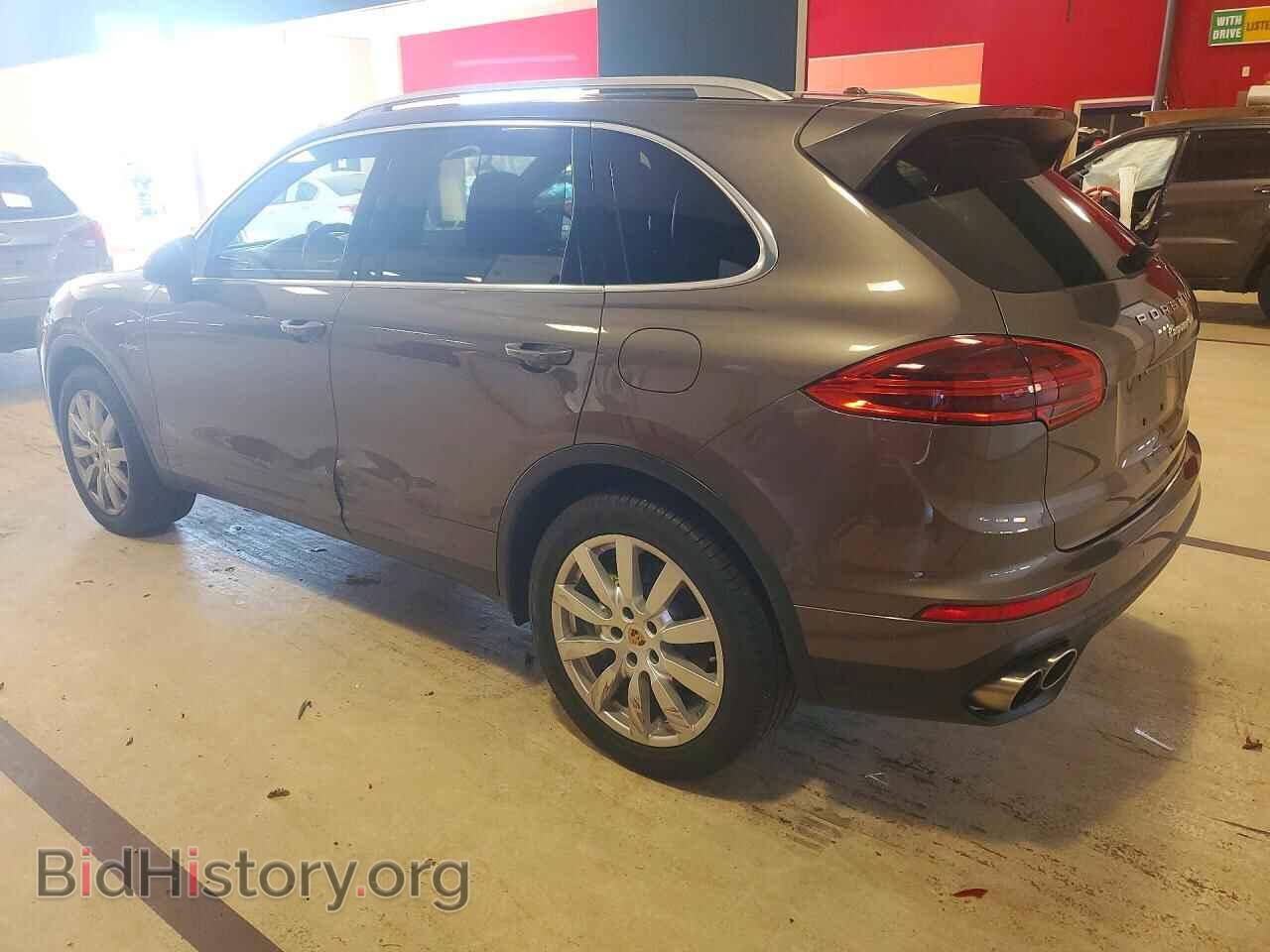 2015 Porsche CAYENNE (VIN WP1AE2A29FLA50502) — фото 2 из 13