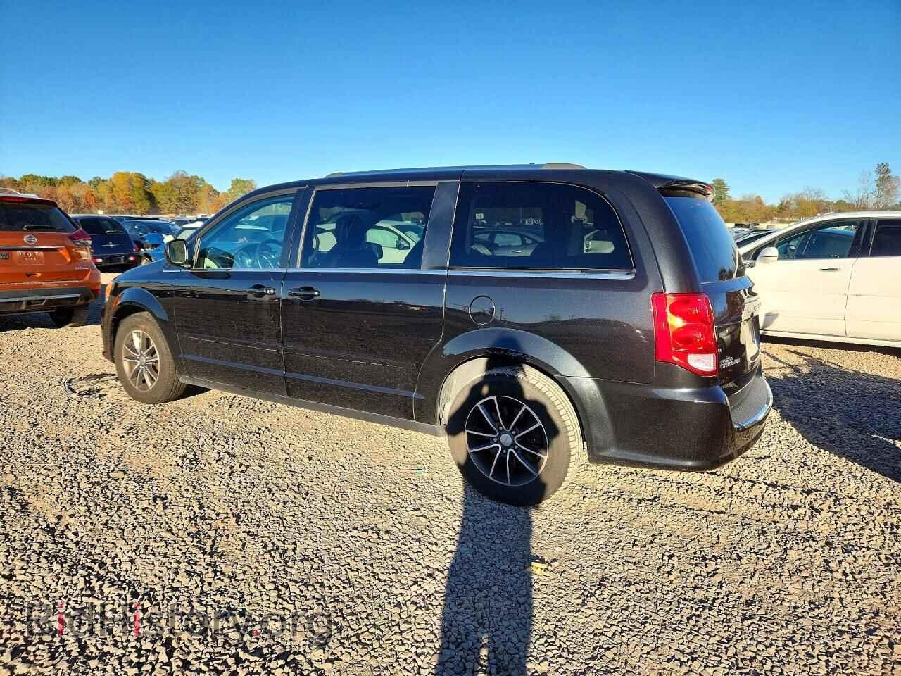 2017 Dodge CARAVAN (VIN 2C4RDGCG5HR631728) — фото 2 из 13