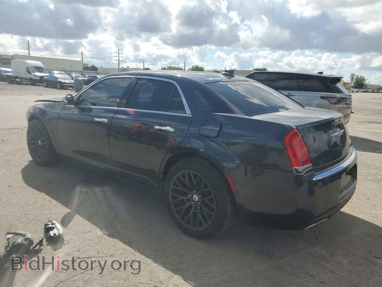 2018 CHRYSLER 300 - VIN: 2C3CCAEG5JH295775 - Фото 2