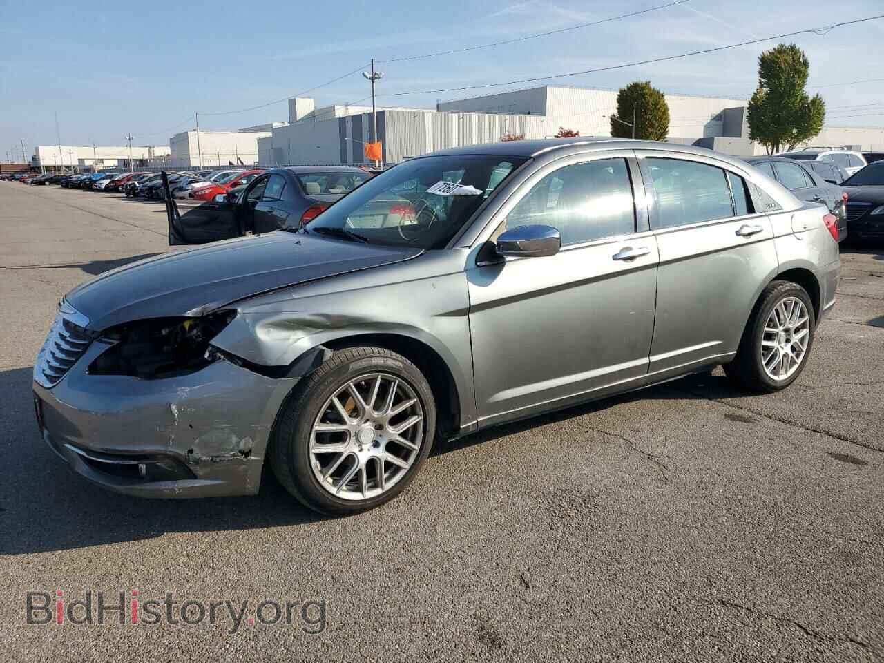 Photo 1C3BC2FB0BN582373 - CHRYSLER 200 2011