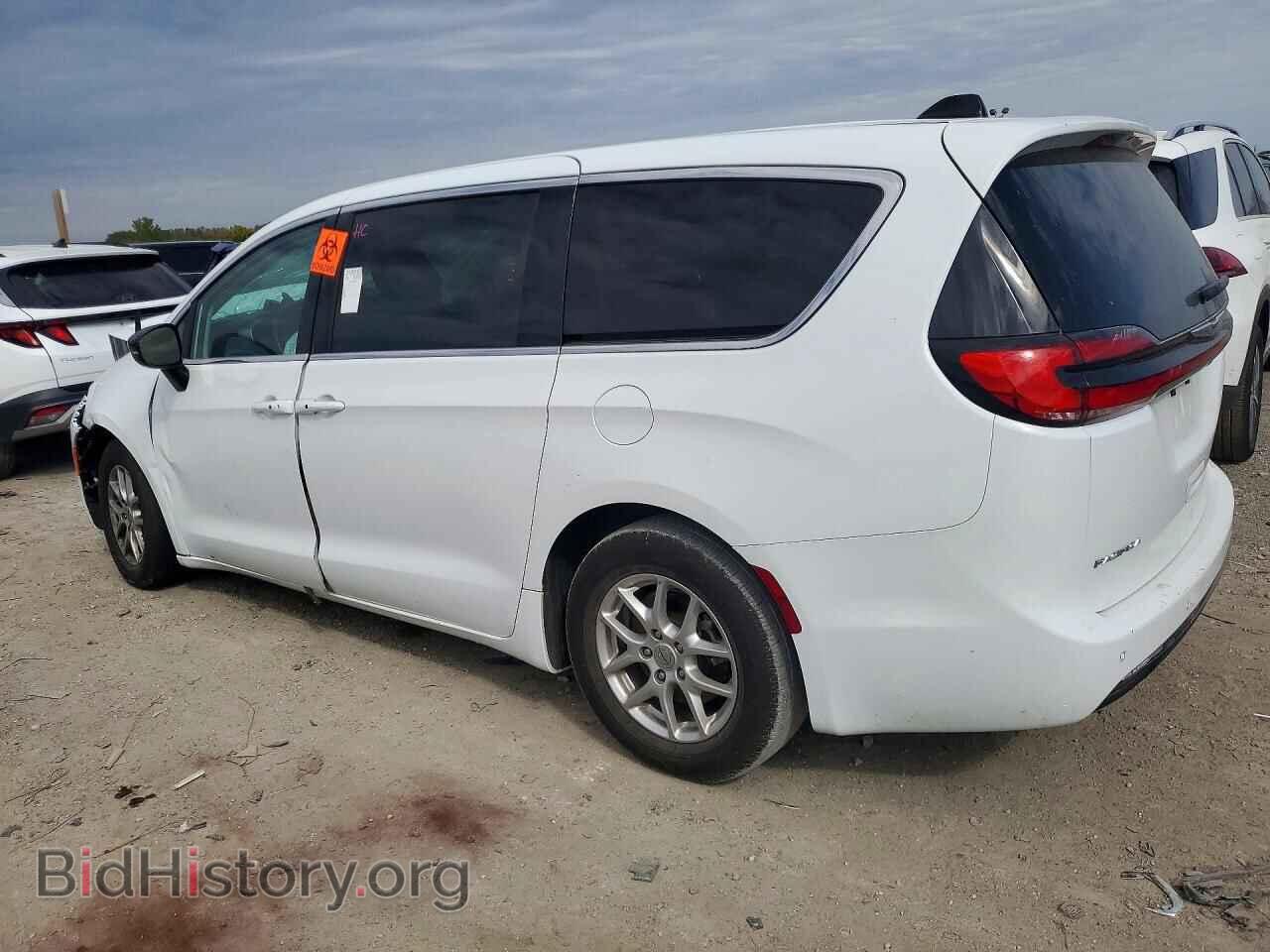 2024 CHRYSLER PACIFICA - VIN: 2C4RC1BG6RR167383 - Photo 2