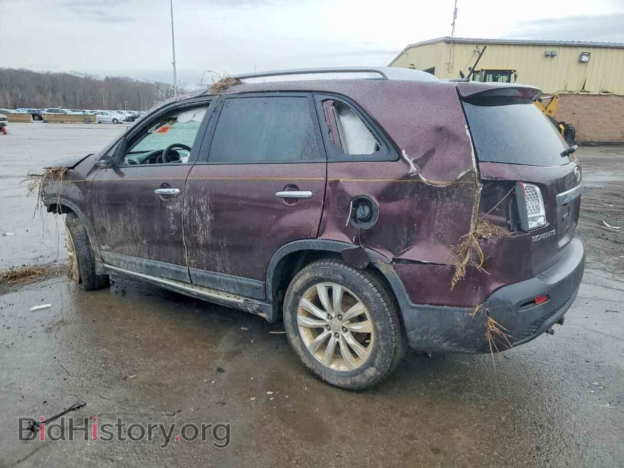 2011 KIA SORENTO - VIN: 5XYKUDA29BG063597 - Фото 2