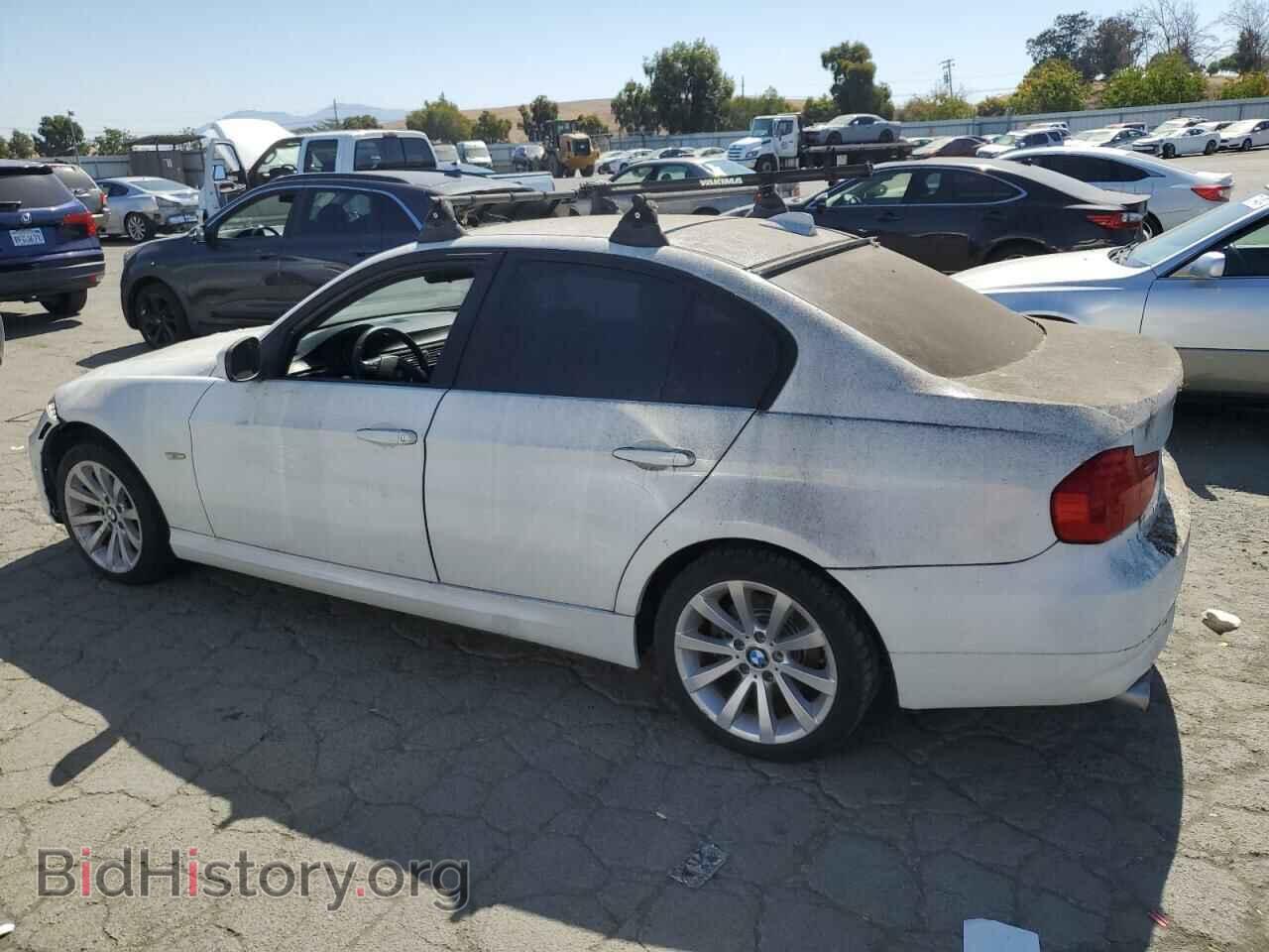 2011 BMW 3 SERIES - VIN: WBAPH5G58BNM72620 - Фото 2