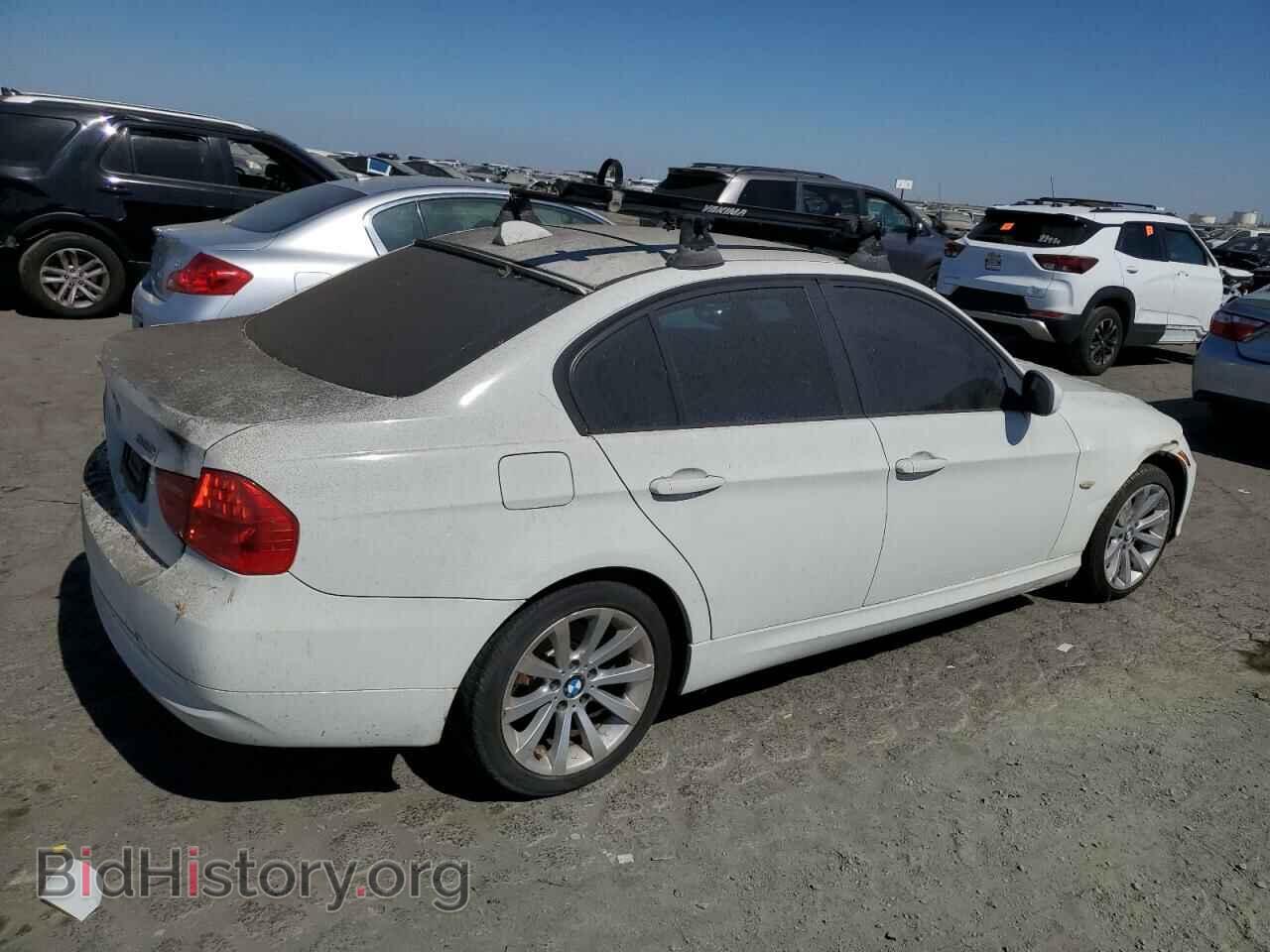 2011 BMW 3 SERIES - VIN: WBAPH5G58BNM72620 - Фото 3