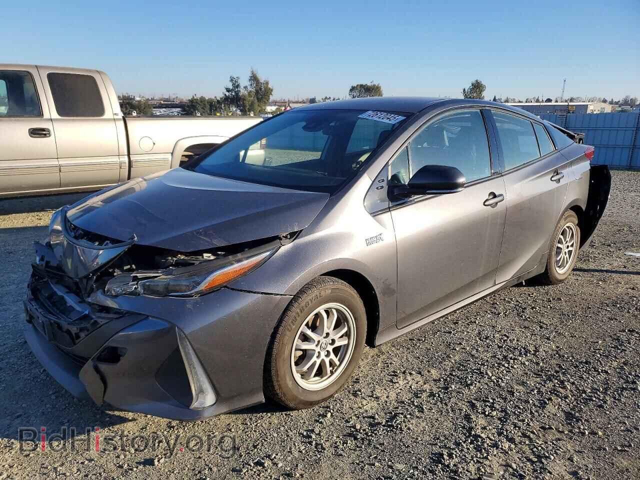 Фотография JTDKARFP1H3015860 - TOYOTA PRIUS 2017