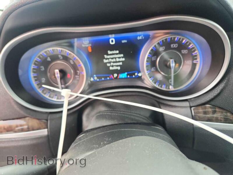2016 Chrysler 300 (VIN 2C3CCAEG1GH348464) — фото 9 из 14