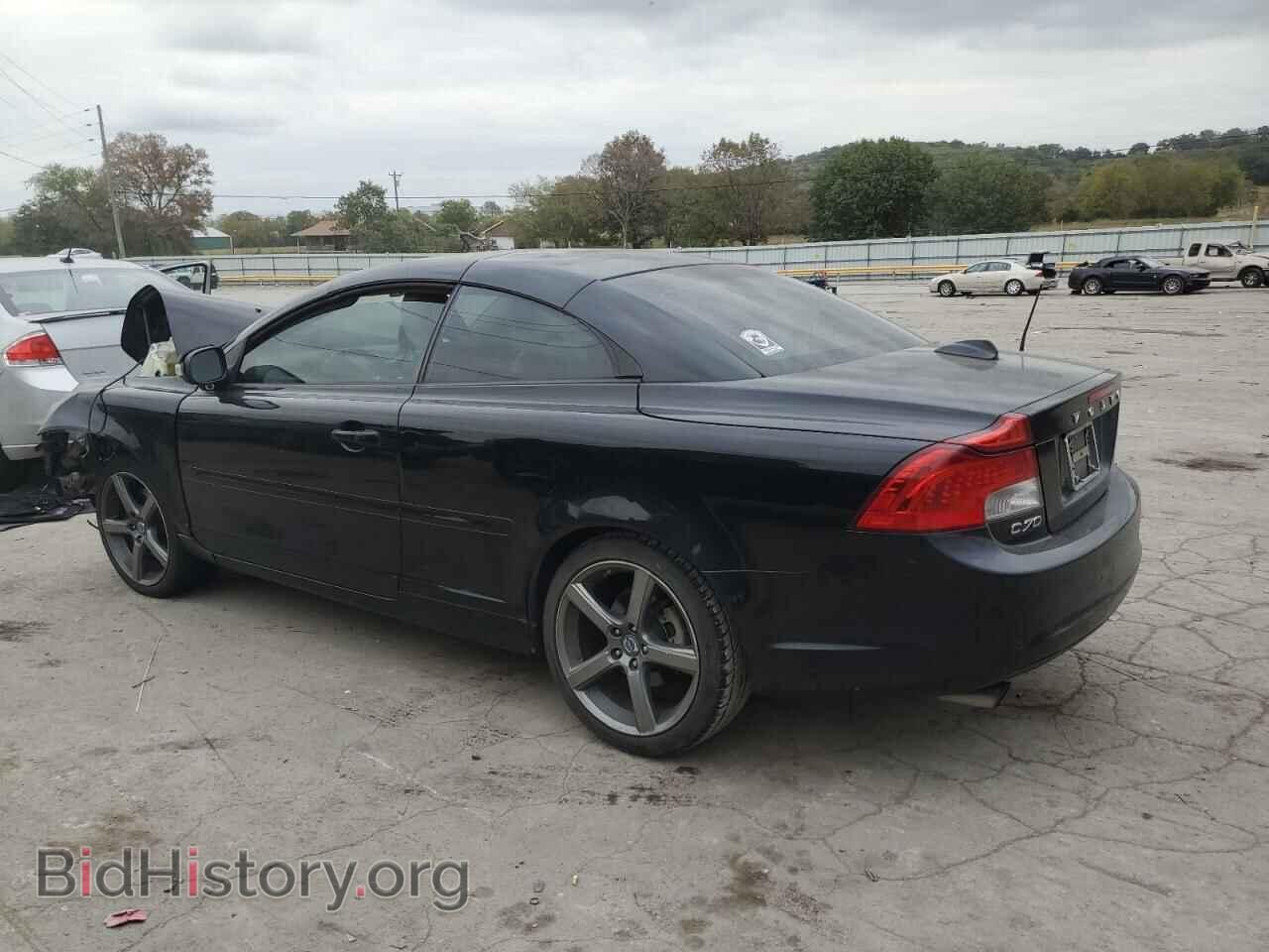 2011 VOLVO C70 - VIN: YV1672MC6BJ120186 - Фото 2