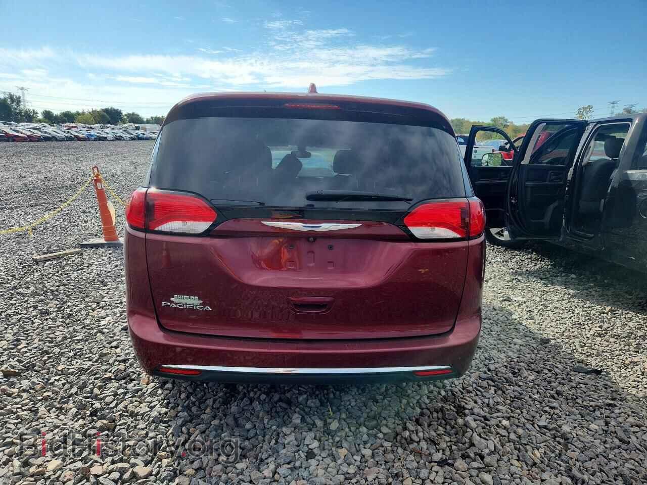 2017 CHRYSLER PACIFICA - VIN: 2C4RC1BG7HR782152 - Фото 6