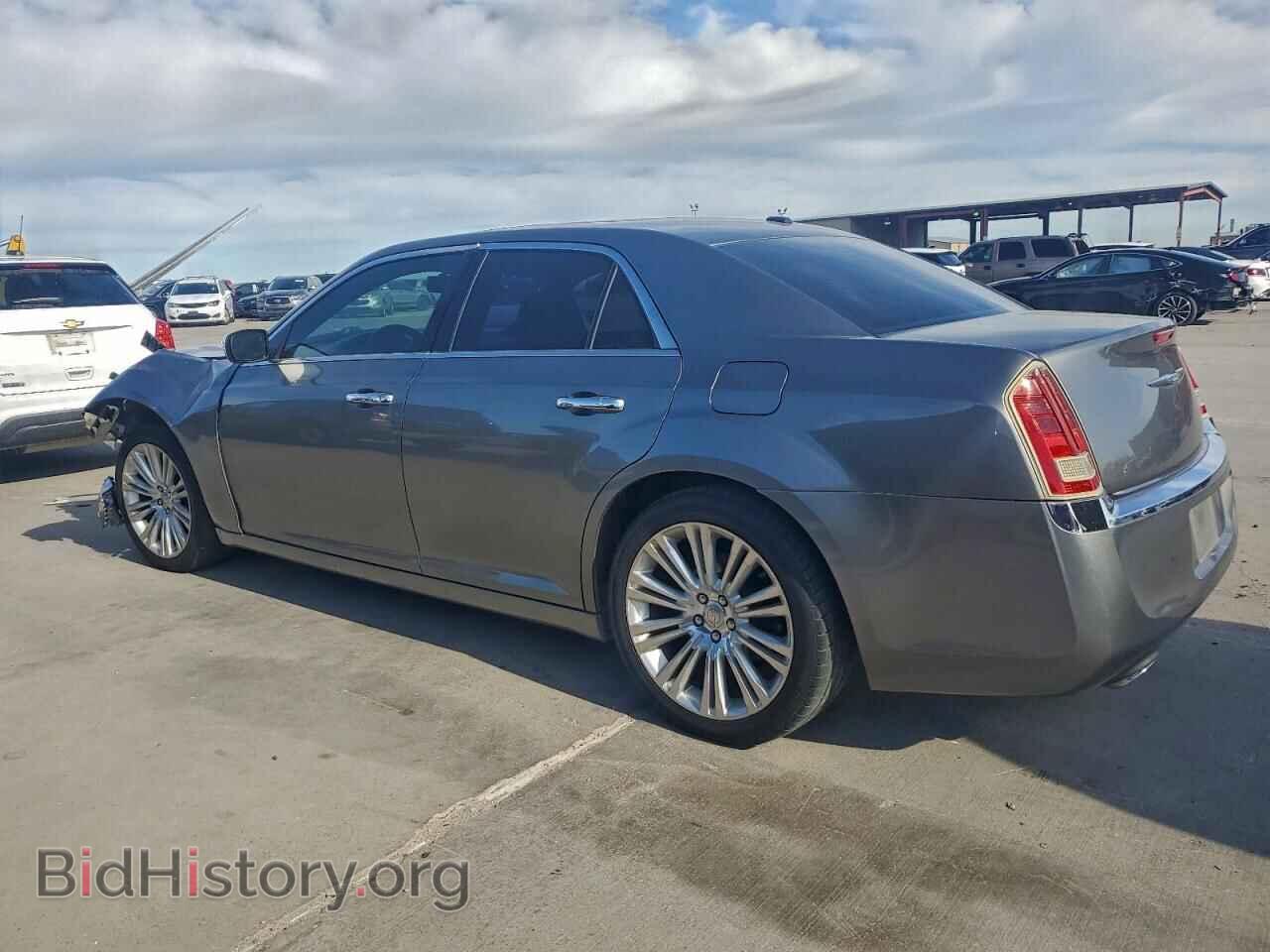 2011 CHRYSLER 300 - VIN: 2C3CA5CG3BH525248 - Фото 2