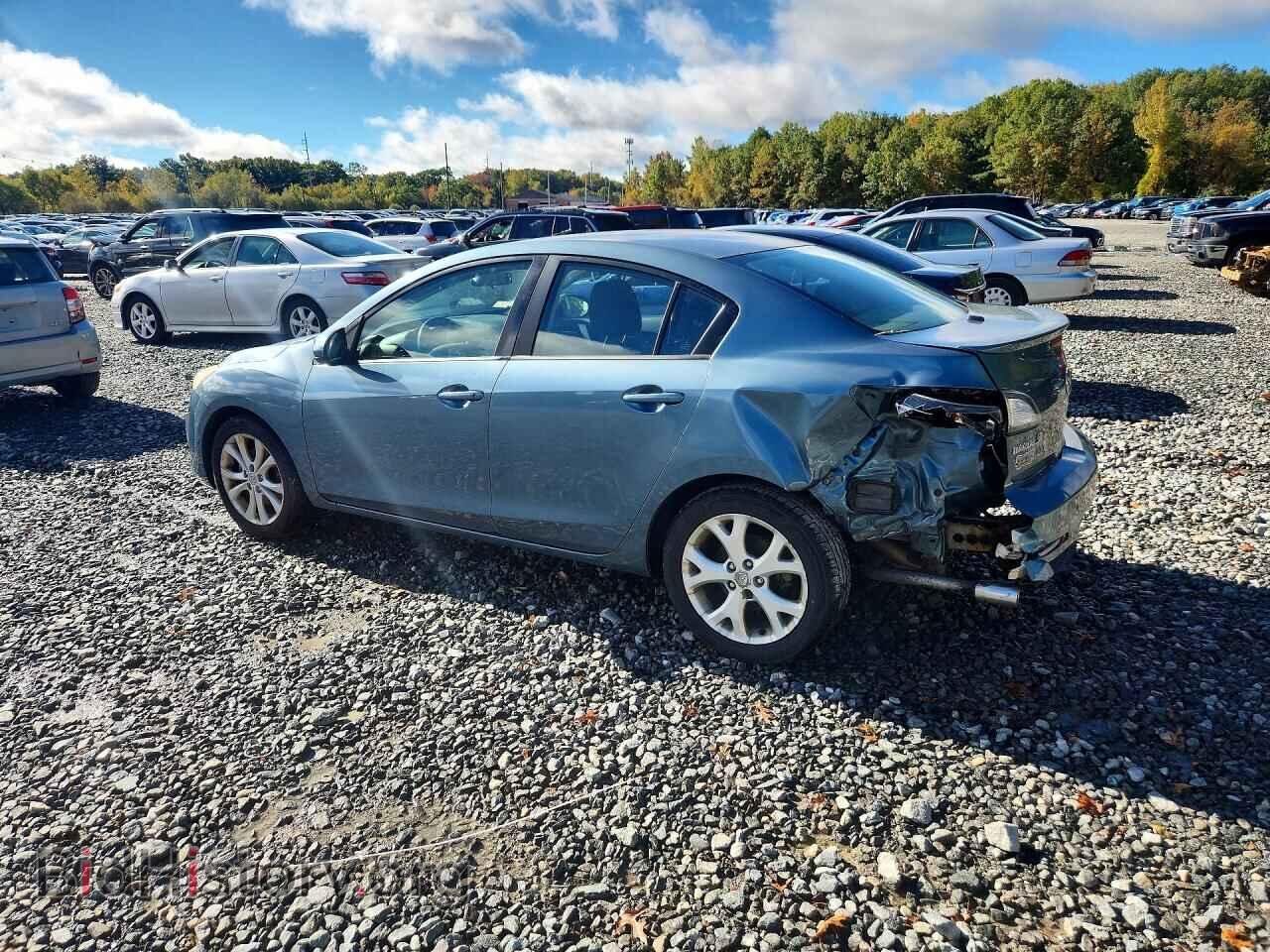 2011 Mazda MAZDA3 (VIN JM1BL1U60B1394259) — фото 2 из 13