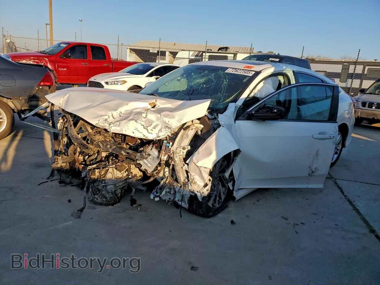 Фотография 19XFC2F76JE201329 - HONDA CIVIC 2018
