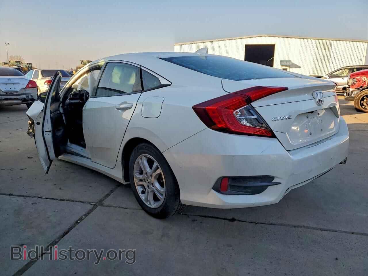 2018 HONDA CIVIC - VIN: 19XFC2F76JE201329 - Фото 2
