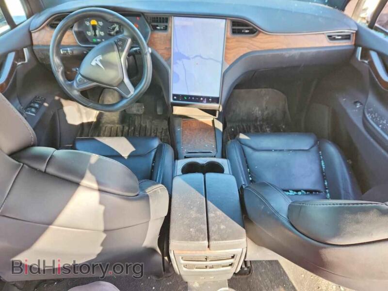 2019 Tesla MODEL X (VIN 5YJXCBE26KF160738) — фото 8 из 12