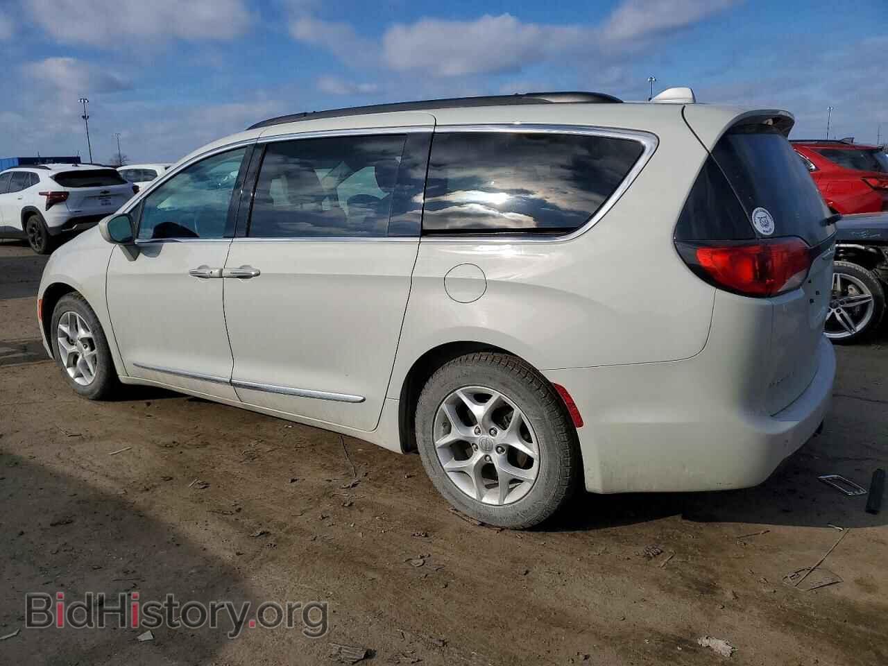 2017 CHRYSLER PACIFICA - VIN: 2C4RC1BG5HR611139 - Фото 2