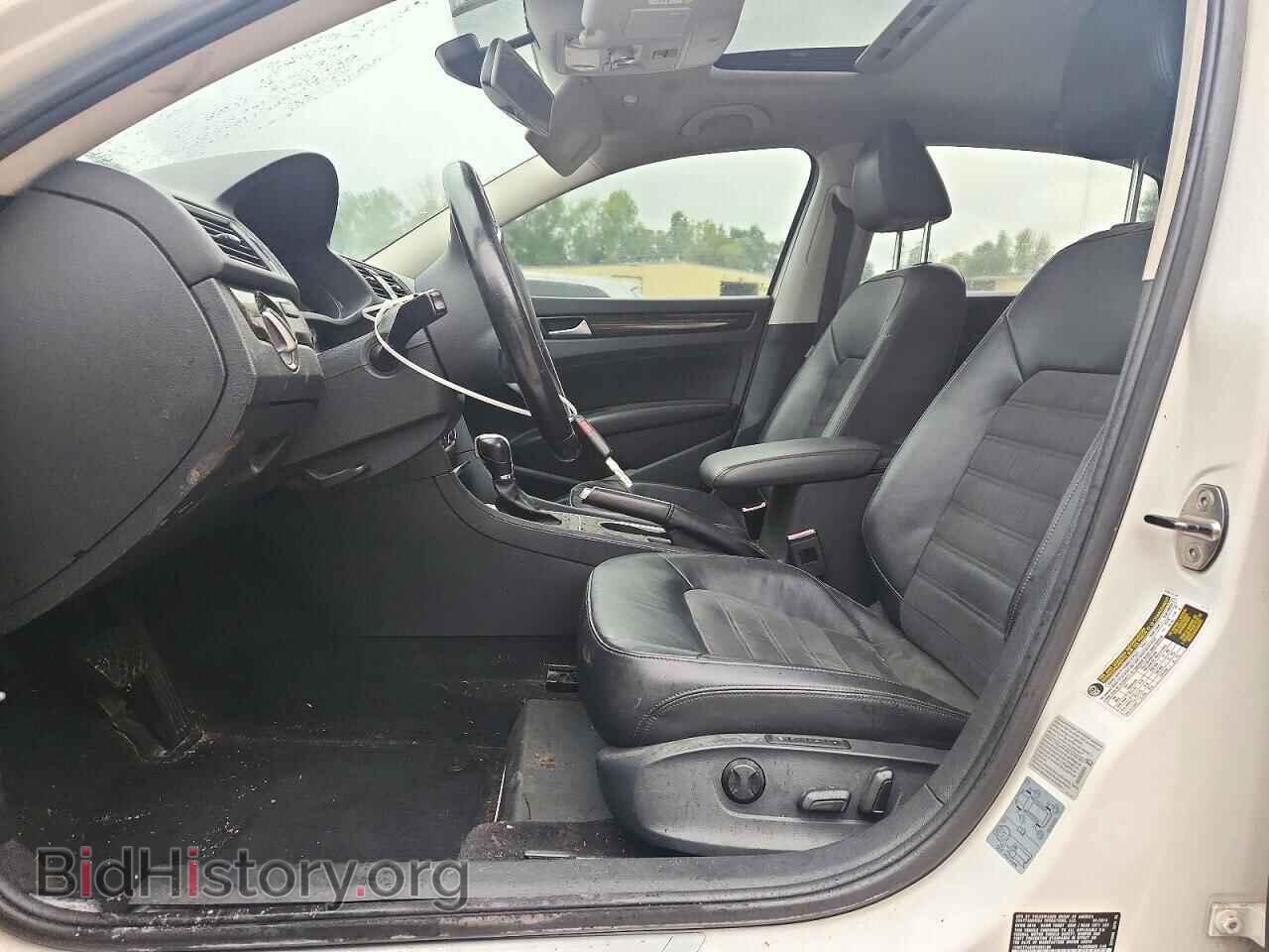 2015 Volkswagen PASSAT (VIN 1VWCT7A33FC002156) — photo 7 of 12