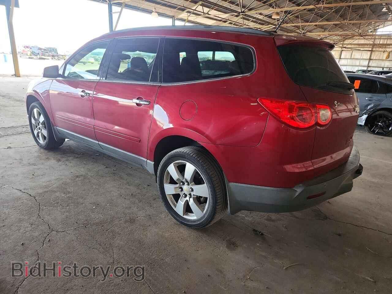 2012 CHEVROLET TRAVERSE - VIN: 1GNKRGEDXCJ299893 - Photo 2