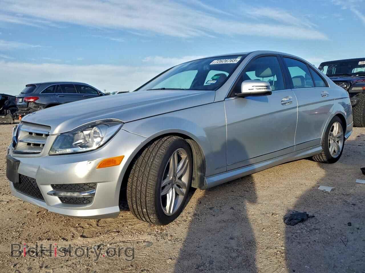 Photo WDDGF8BB4CA725650 - MERCEDES-BENZ C-CLASS 2012
